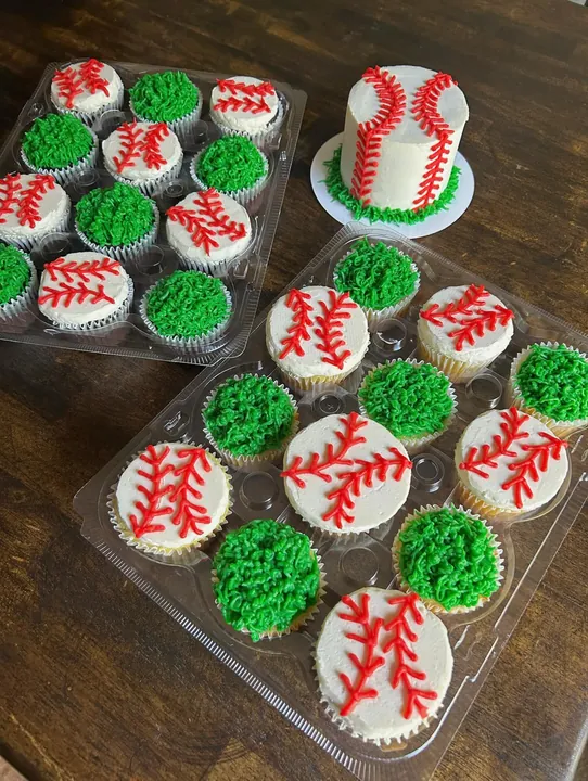 Baseball cupcakes