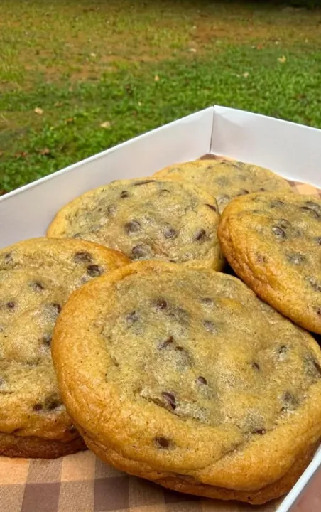 Chocolate chip cookie box