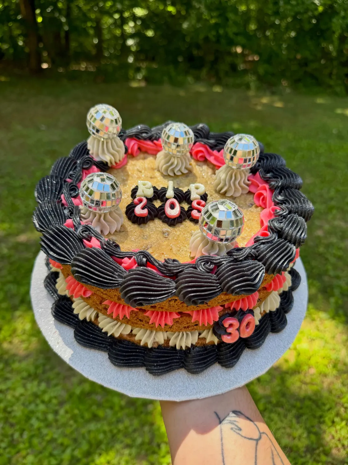 Dirty thirty cookie cake